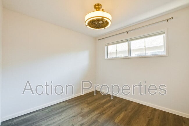 Building Photo - 1034 Tulane Dr