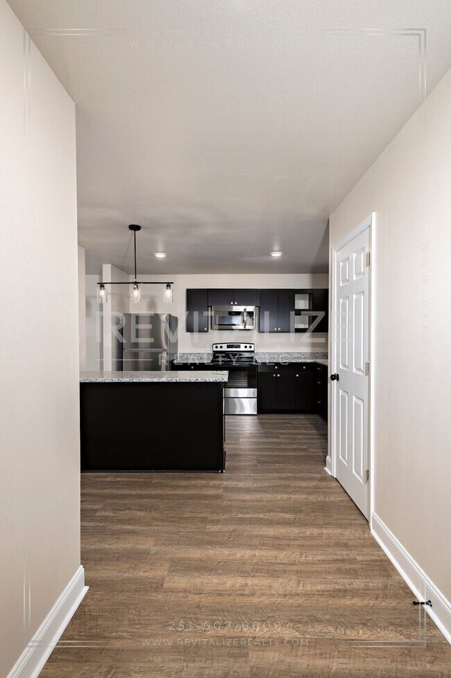 Building Photo - 1704 McGill Ave