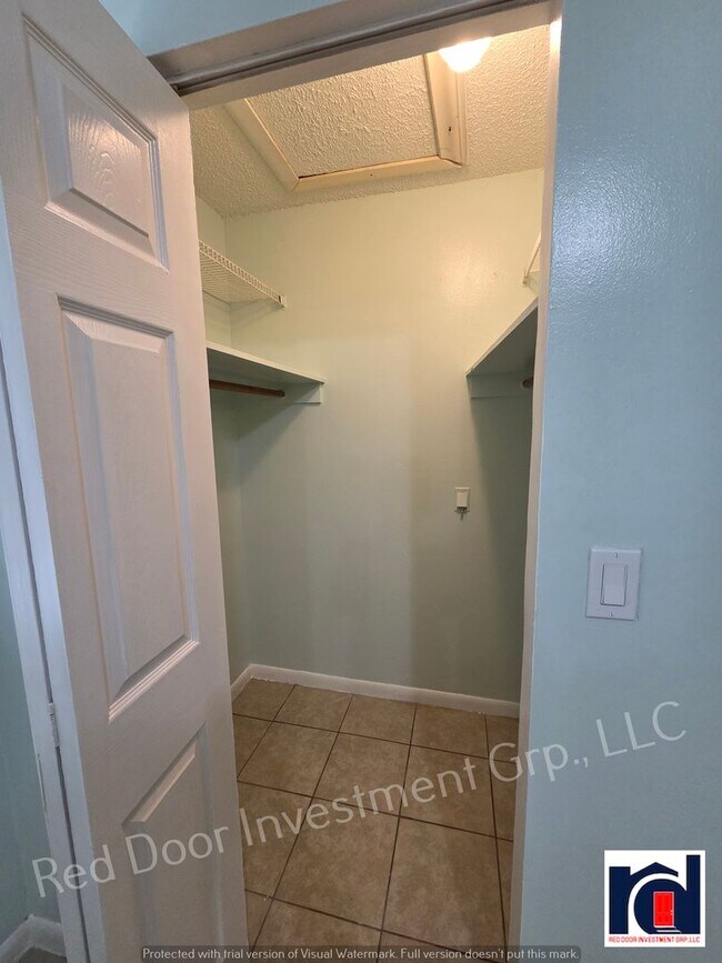 Building Photo - Stunning 2 Bedroom/2 Bath Quad in Quail Run
