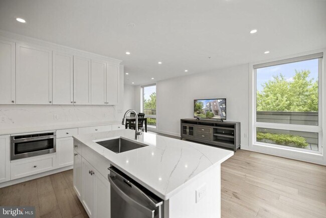 Building Photo - 4319 Harrison St NW