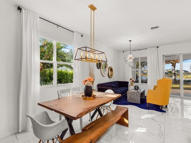 Building Photo - 11828 SW Lyra Dr.