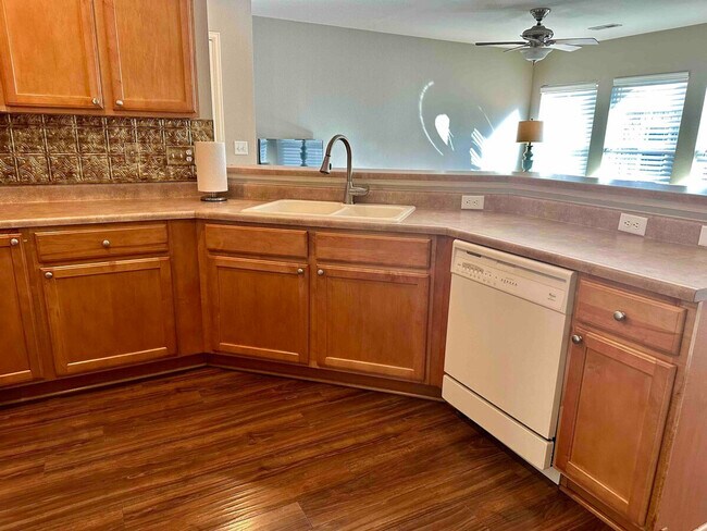 Building Photo - 12810 Roosevelt Ln