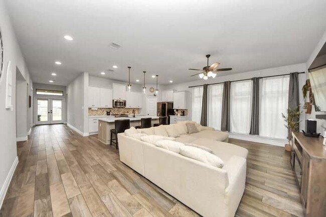 Building Photo - 16307 Pintado Forest Rd
