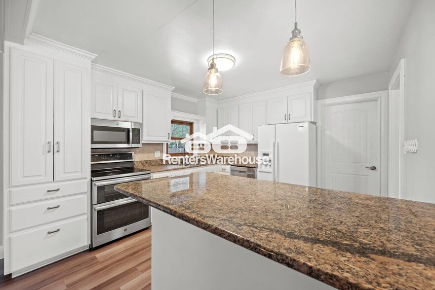 Building Photo - 3217 Foxgrove Ln