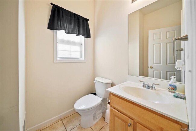 Building Photo - 10 Silas Seaman St