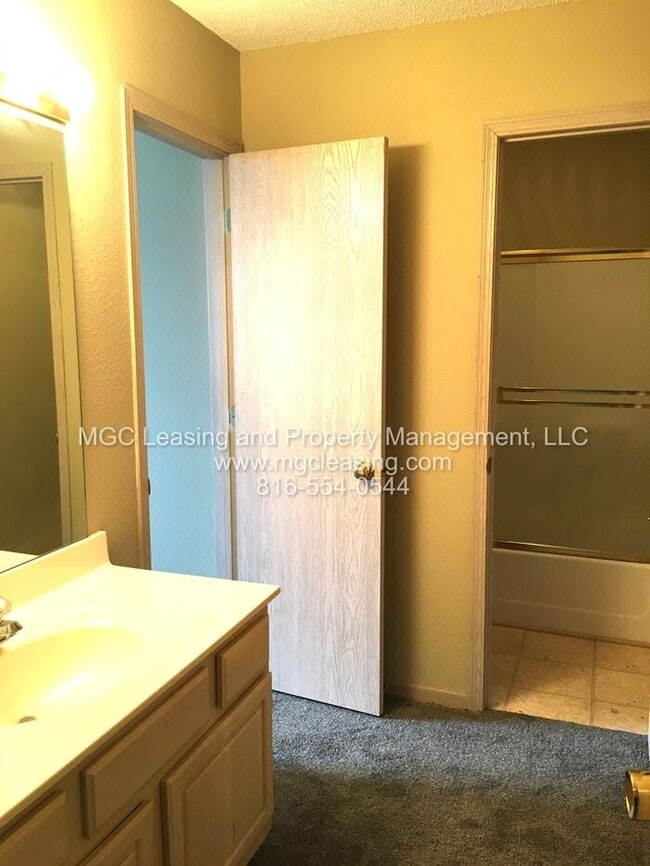 Building Photo - SOUTH GARDEN TOWNHOMES