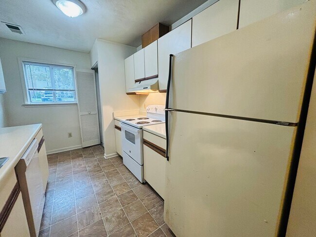 Building Photo - 403 Berryfield Ln