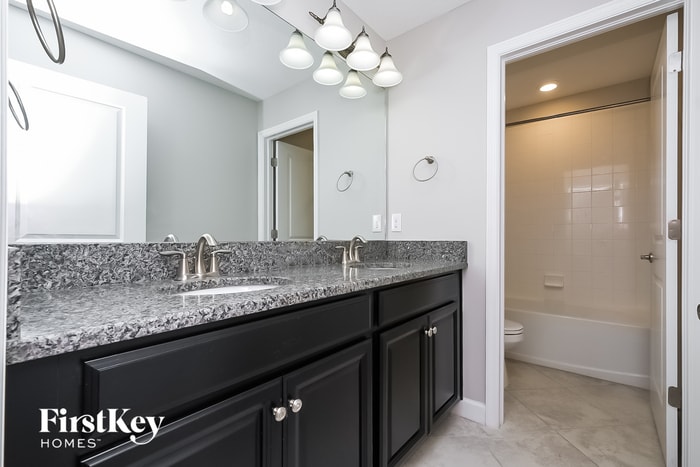 Building Photo - 9716 Ivory Dr