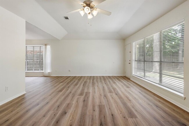 Building Photo - 78 Deerfoot Ct
