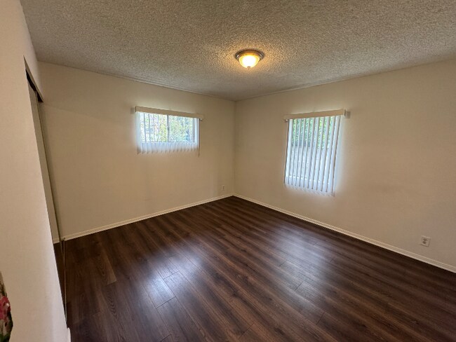 Building Photo - 314 W Providencia Ave