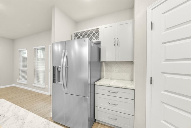 Building Photo - 10242 Bridgeland Ln