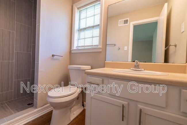 Building Photo - 4262 Sunnyslope Dr