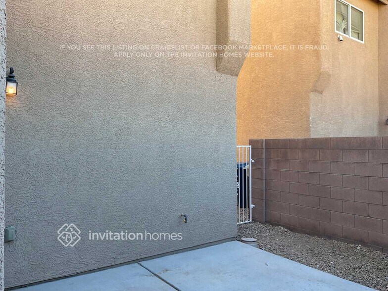 Building Photo - 4820 Golden Shimmer Ave