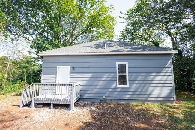Building Photo - 218 E Tinsley St