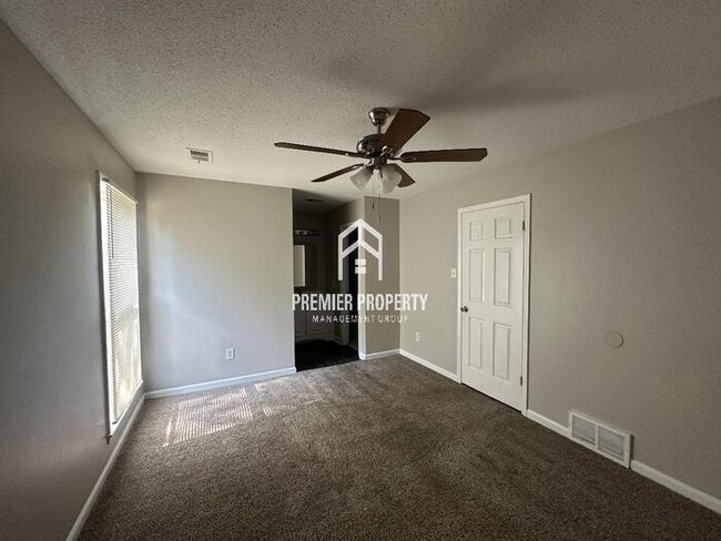 Building Photo - 2188 Longlane Dr