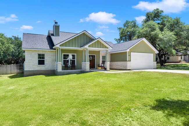 Building Photo - 113 Winding Oak Dr