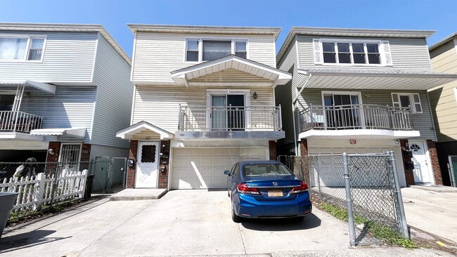 Building Photo - 421 Manila Ave