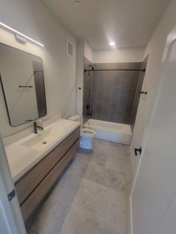 Building Photo - 302 W Liberty Dr