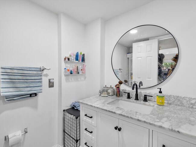 Building Photo - 9001 SW 94th St