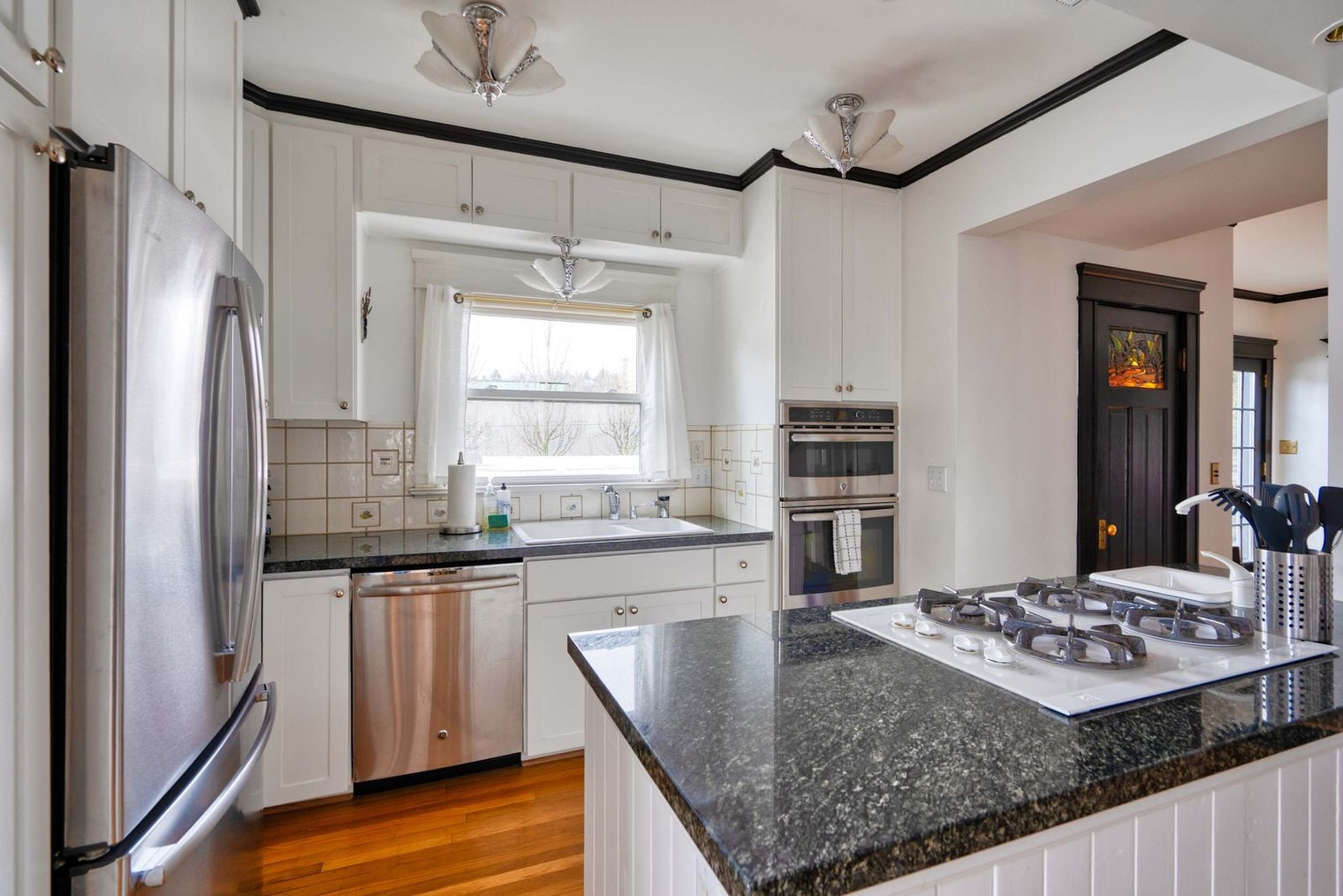 Building Photo - 2104 NW Everett St