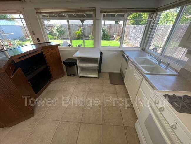 Building Photo - 9400 Appalachian Dr