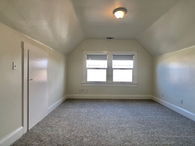 Building Photo - 1714 Santa Clara Ave