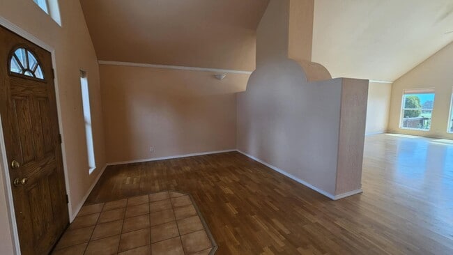 Building Photo - Out of town house with double garage and l...