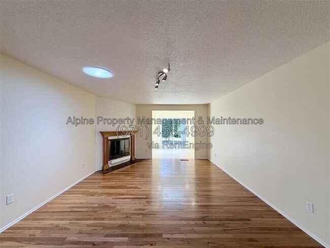 Building Photo - 4670 SW 160th Ave