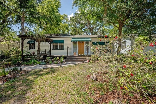 Building Photo - 1211 E Park Cir