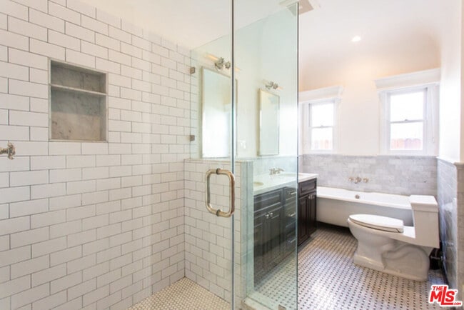 Building Photo - 153 N Arnaz Dr