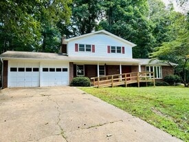Building Photo - 2660 Tiffany St
