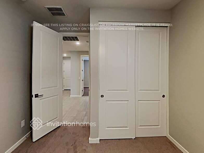 Building Photo - 40449 W Crane Dr