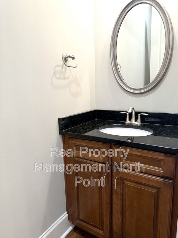 Building Photo - 3026 Eltham Pl