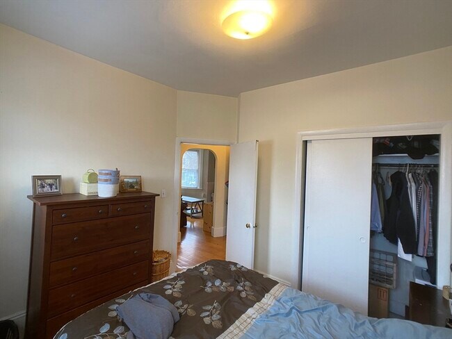 Building Photo - 590 Centre St