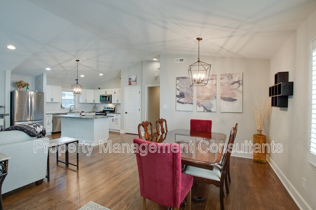 Building Photo - 805 Rison Ave NE