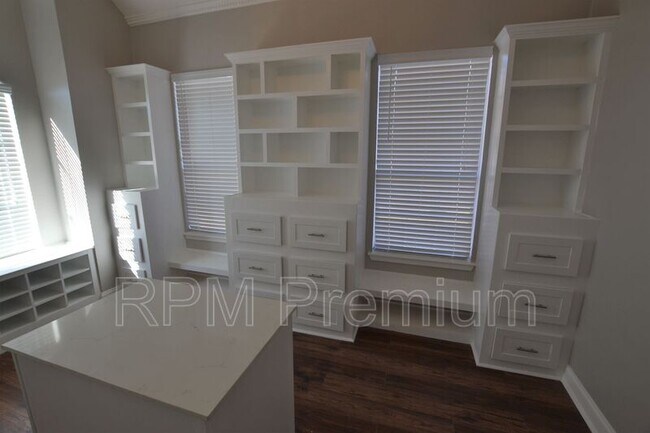 Building Photo - 5296 Myrtle Hill Ave