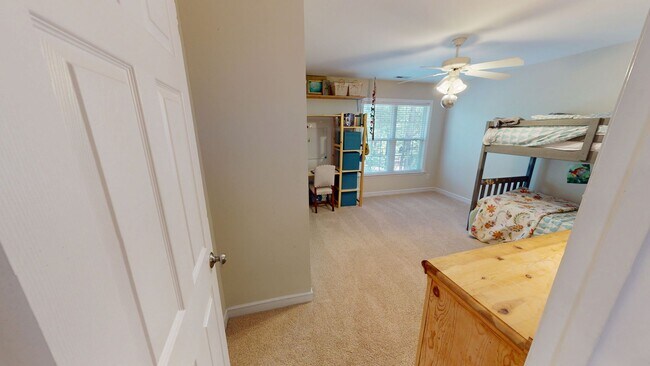 Building Photo - 5 Bedrooms with Golf Course Views in Carol...