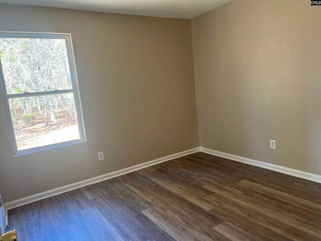 Building Photo - 499 Bushberry Rd