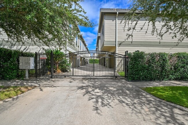 Building Photo - 2905 Leeland St