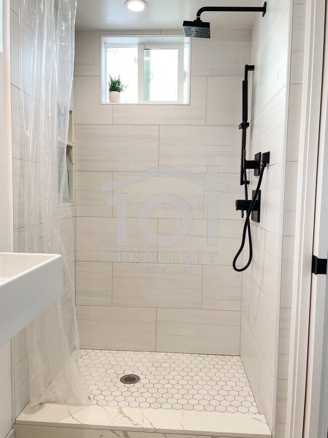 Building Photo - Skrzypek