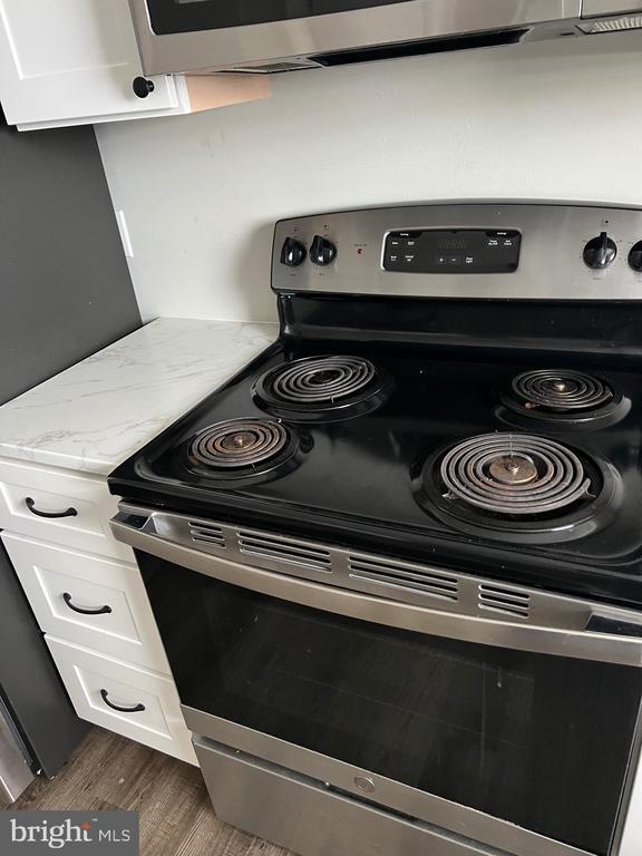 Building Photo - 208 Sunset Dr