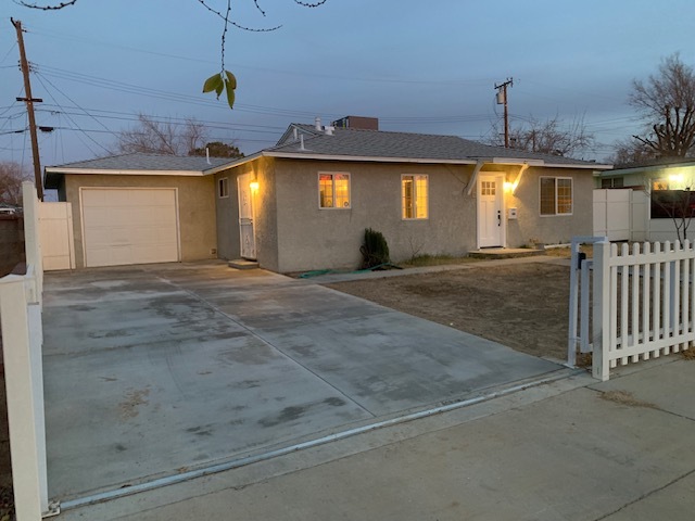 Front House - 44426 12th St W