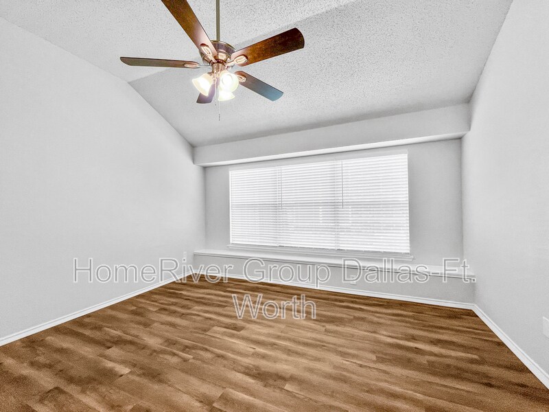 Building Photo - 3318 Lochwood Dr