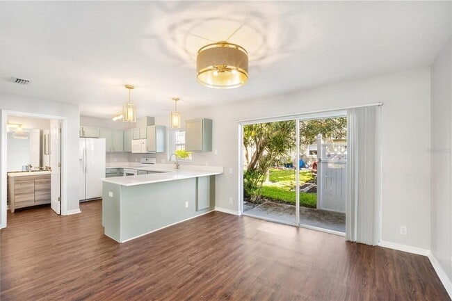 Building Photo - 8001 Boone Dr