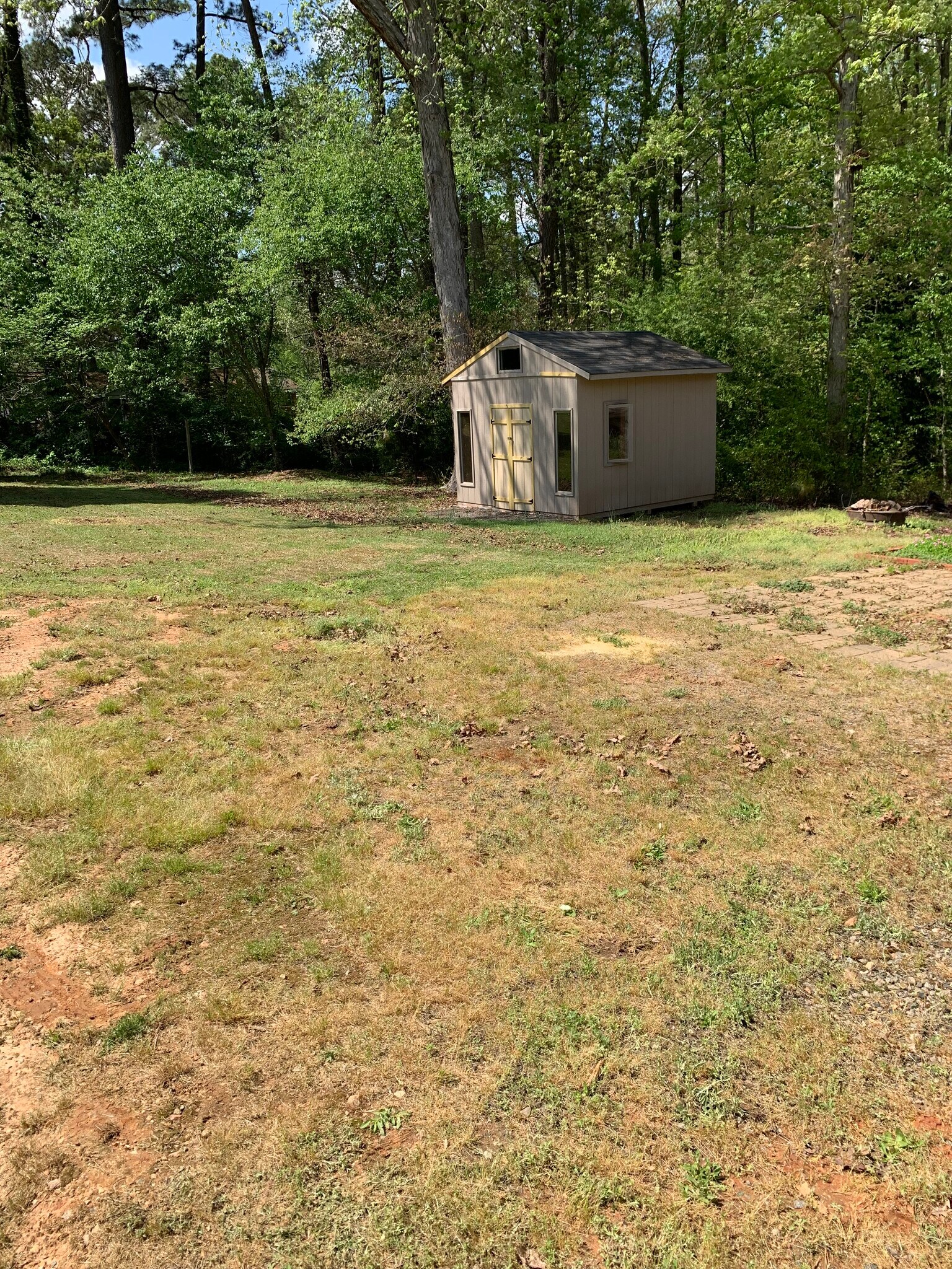 Building Photo - 207 McLeod Dr