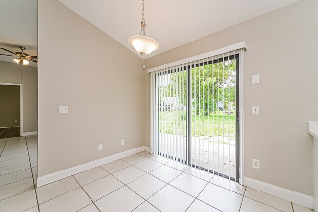 Building Photo - 10119 Pink Carnation Ct