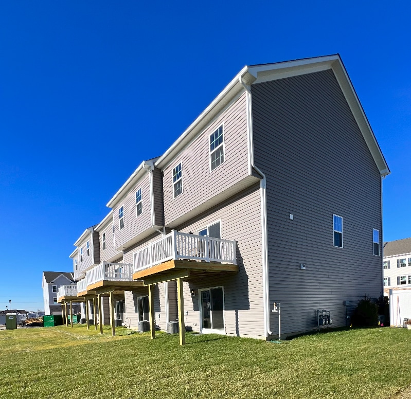 Building Photo - 215 Macoun Way