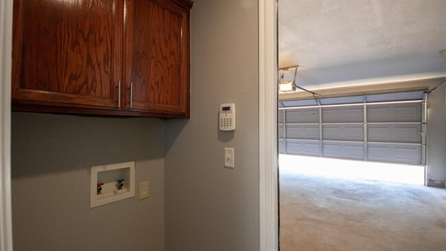 Building Photo - 21925 Homesteaders Rd