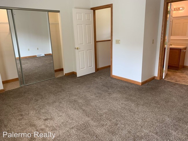 Building Photo - 4103-4181 Woodland Hills Cir
