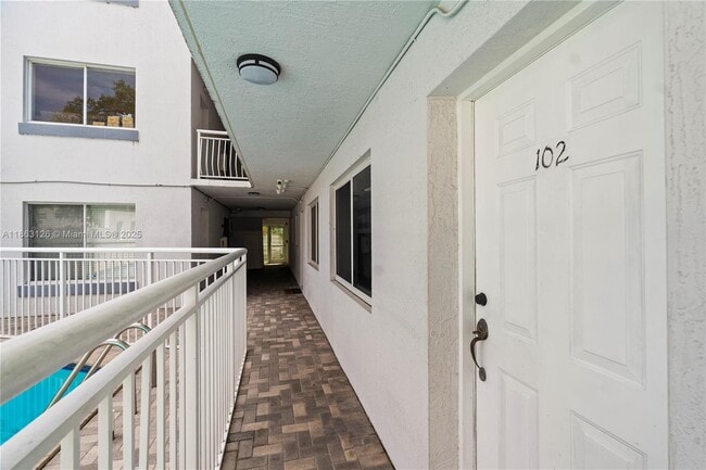 Building Photo - 3101 SW 27th Ave